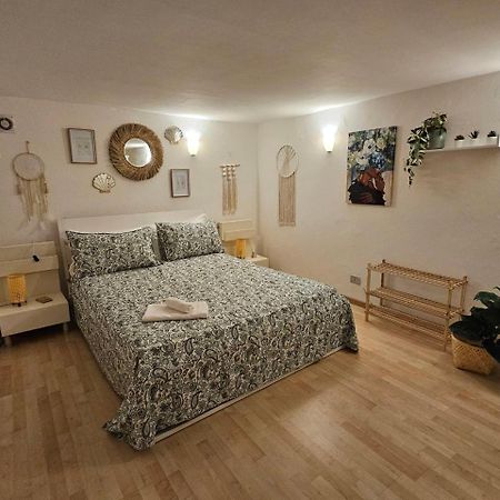 La Maison Bouganville Salerno Bagian luar foto