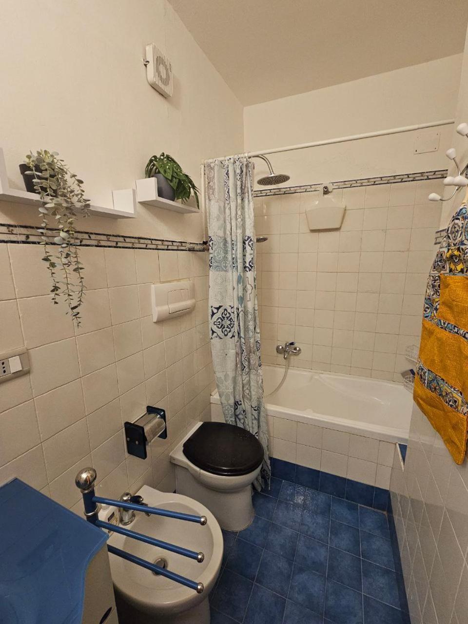 La Maison Bouganville Salerno Bagian luar foto