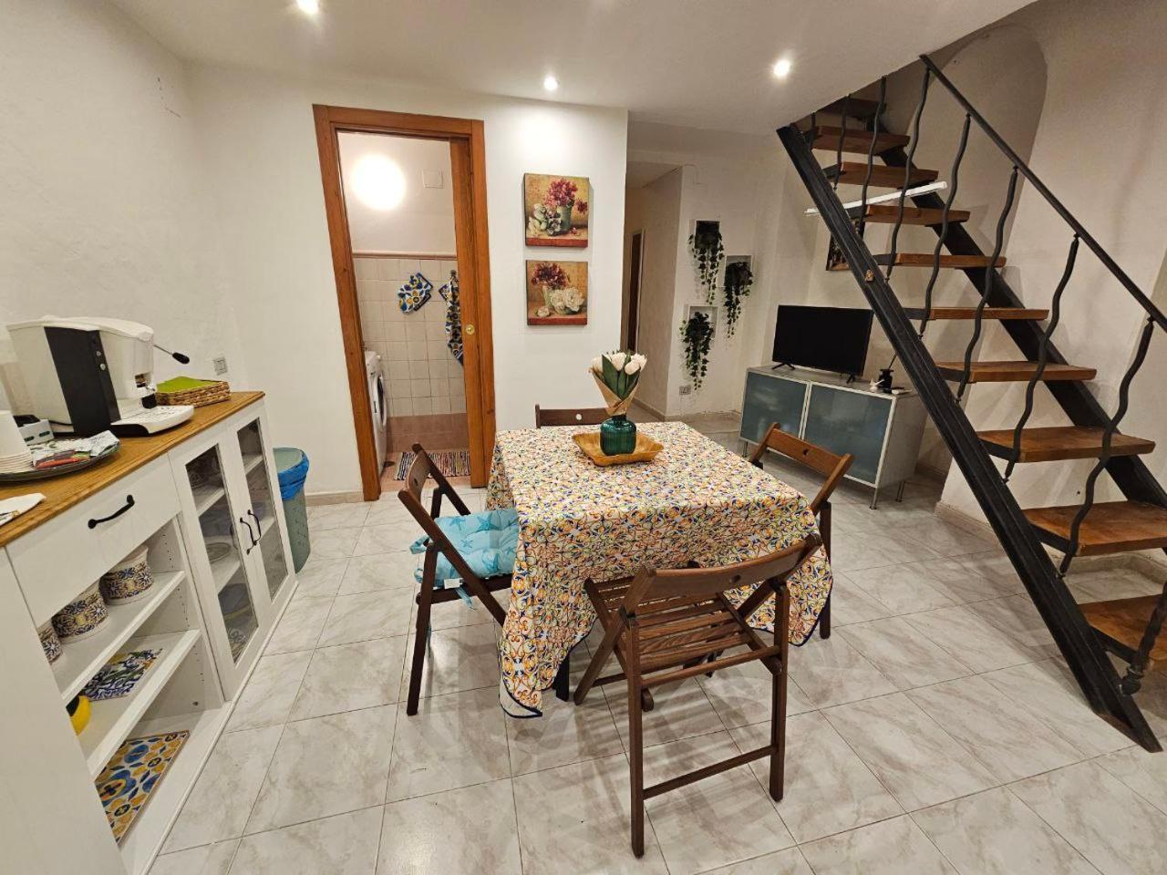 La Maison Bouganville Salerno Bagian luar foto