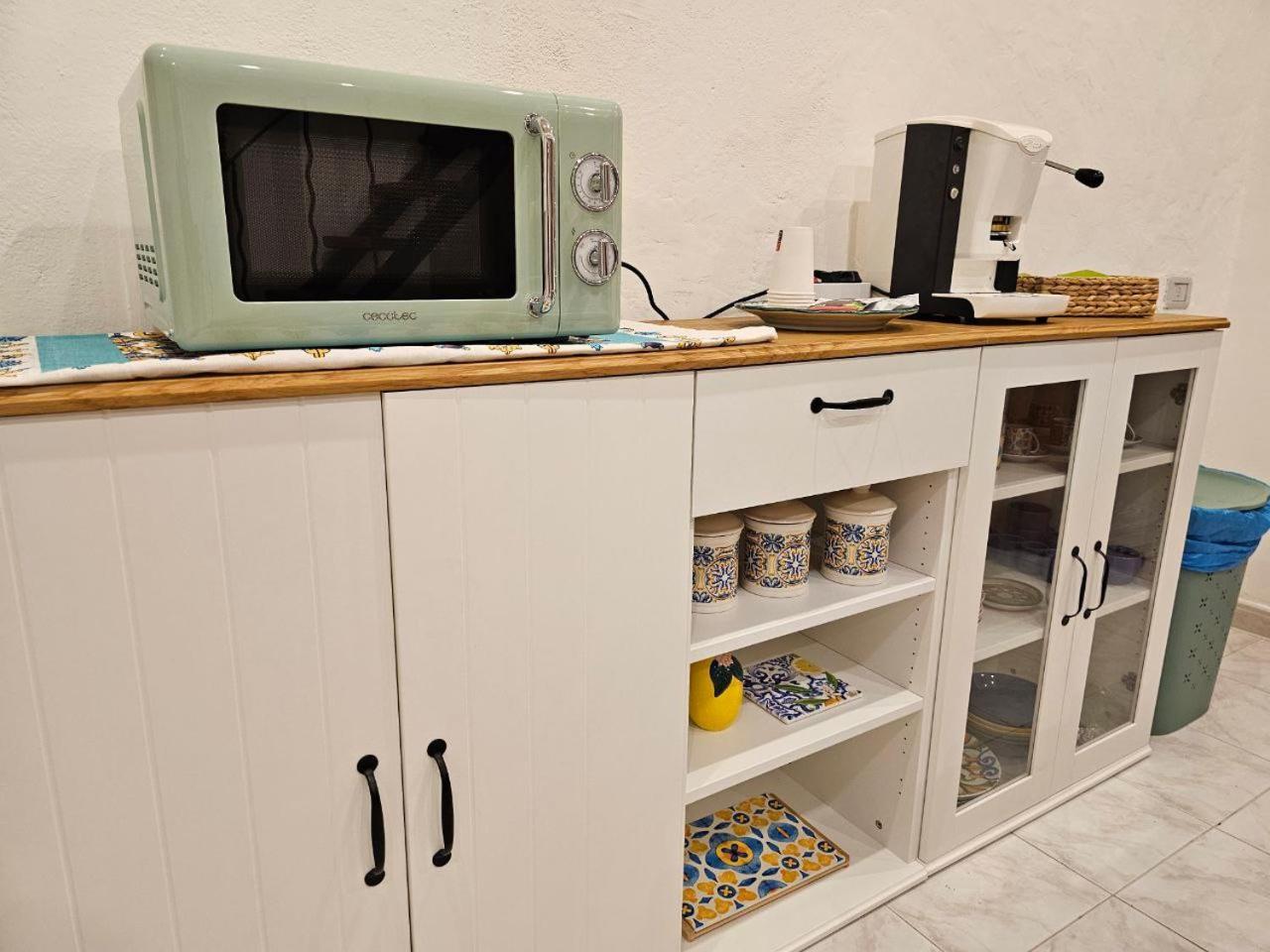 La Maison Bouganville Salerno Bagian luar foto
